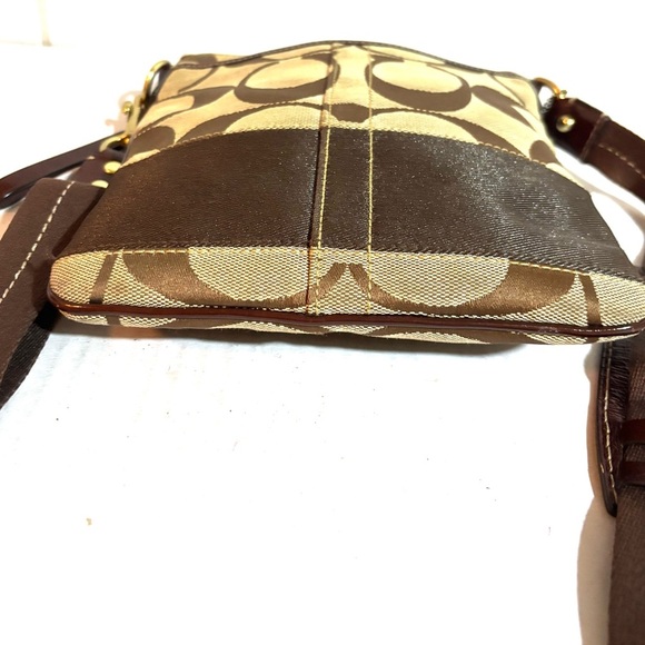 Coach vintage CC signature print canvas crossbody handbag - Picture 2 of 8